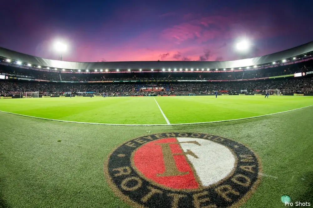Feyenoord oefent in De Kuip tegen Valencia