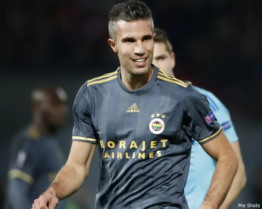 Van Persie: ''Ik ben bezig met Fenerbahce''