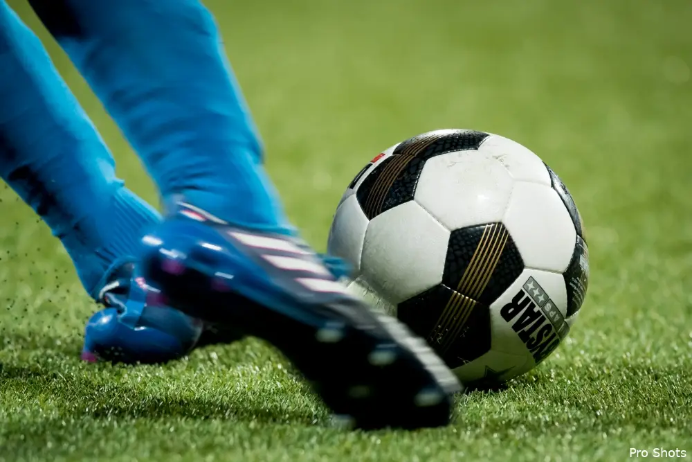 Twaalf Eredivisie-aanvoerders roepen op tot kunstgrasverbod