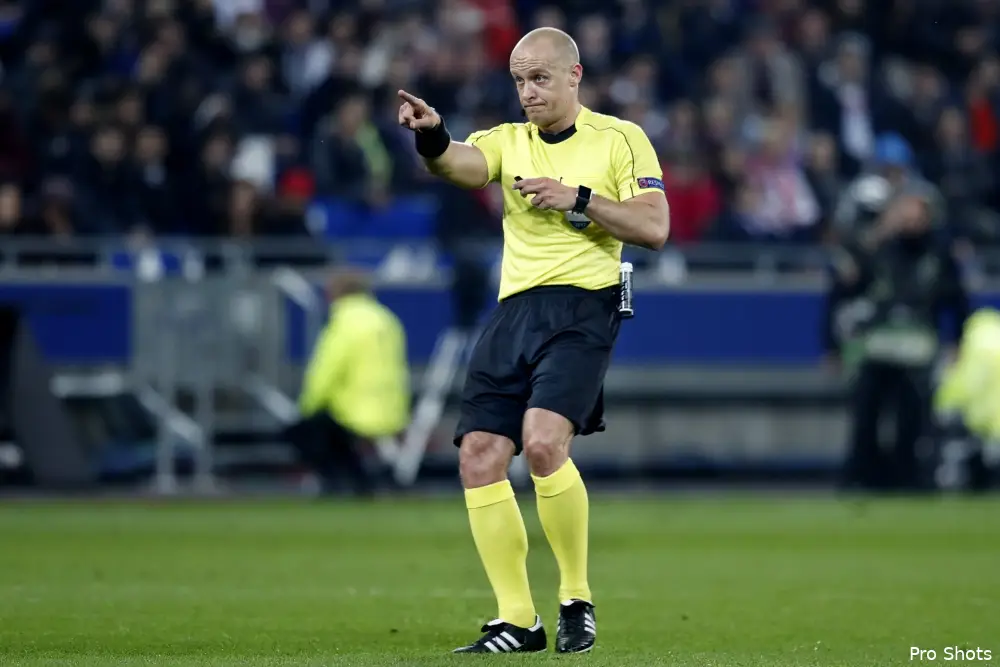 Szymon Marciniak fluit Feyenoord - Manchester City