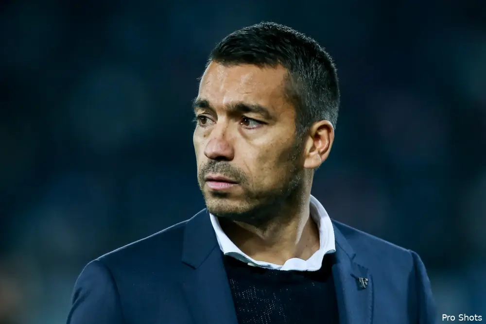 Van Bronckhorst: ''Dit komt hard aan bij mij''
