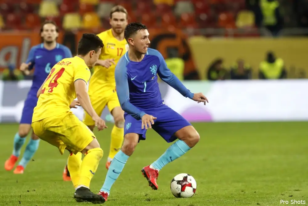 Berghuis belangrijk met drie assists voor Oranje