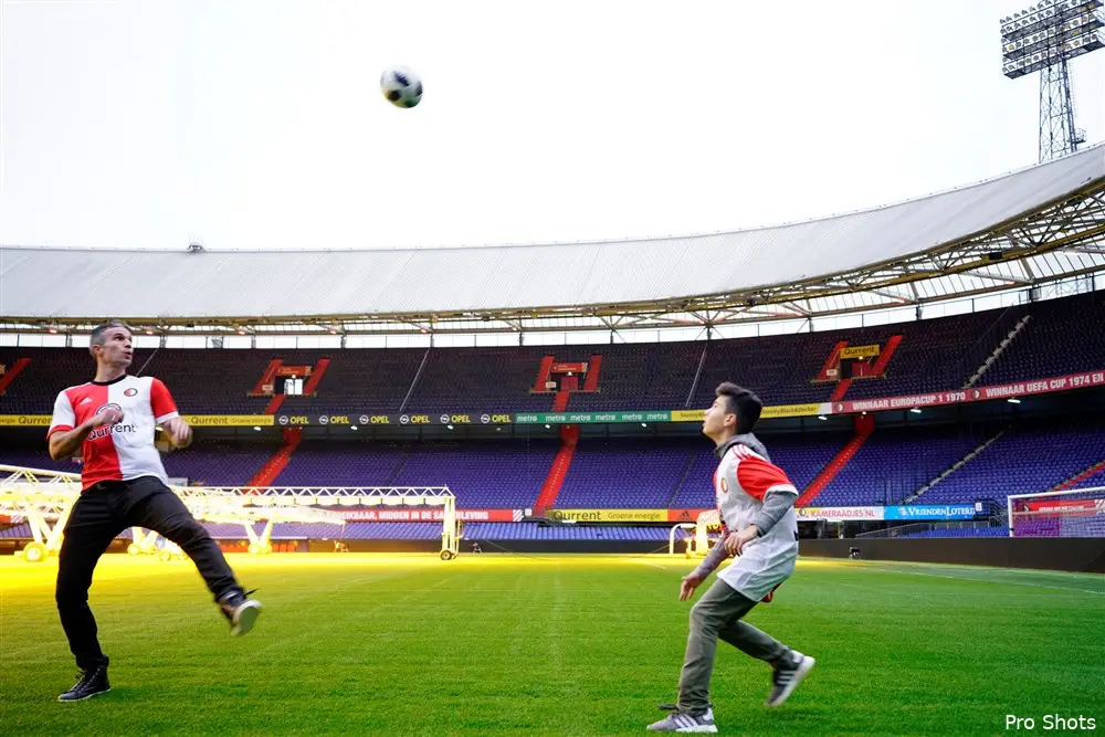Shaqueel van Persie in voetsporen van vader met 'Goal of the Month'