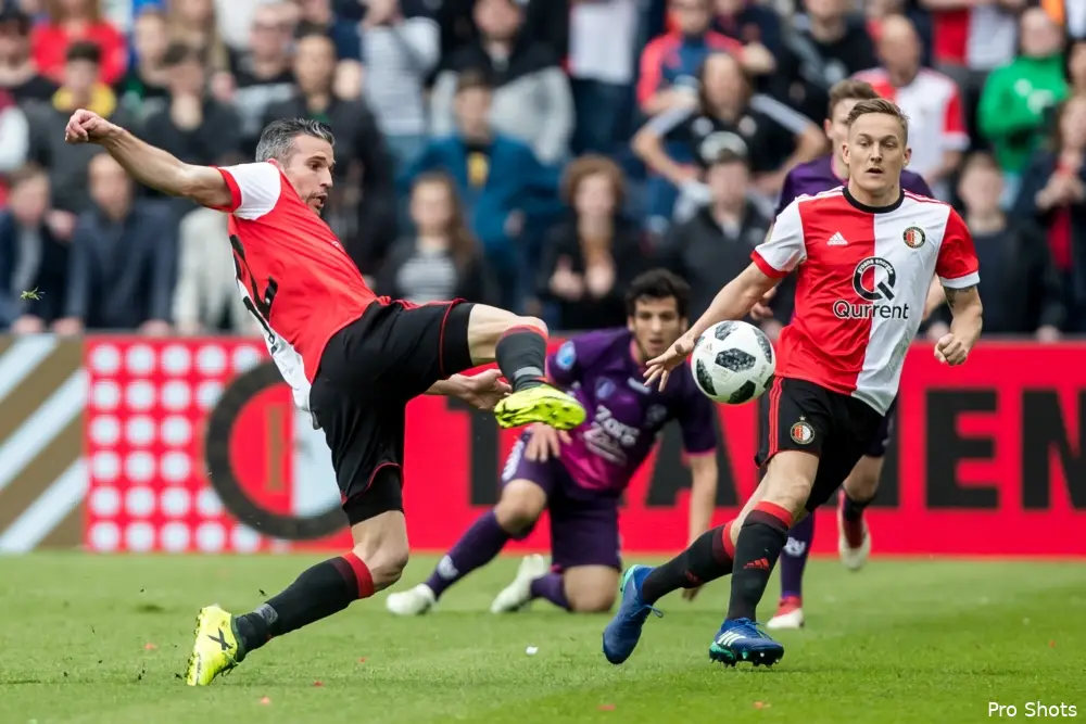 Lof voor Van Persie: ''Het blijft een waanzinnige voetballer''