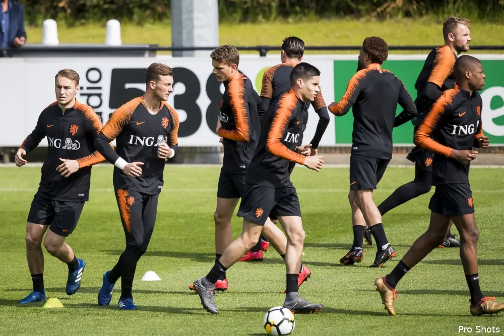 Jong Oranje met invaller Diks na strafschoppen langs Paraguay
