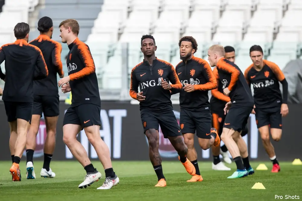 Vilhena en invaller Berghuis spelen gelijk tegen Italië