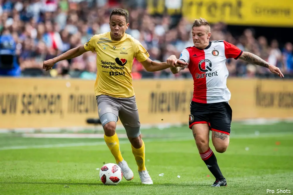 Van Bronckhorst over Clasie: ''Je ziet dat hij stapjes maakt''