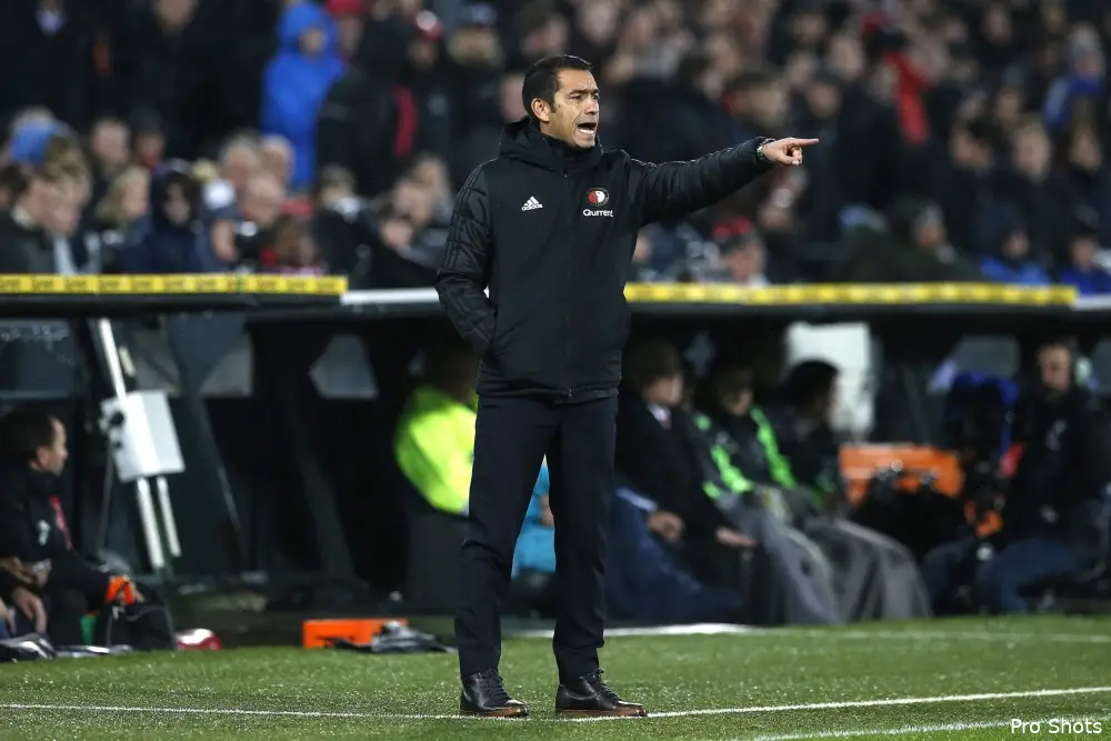 Van Bronckhorst: ''Dat straalt het team wel uit op dit moment''