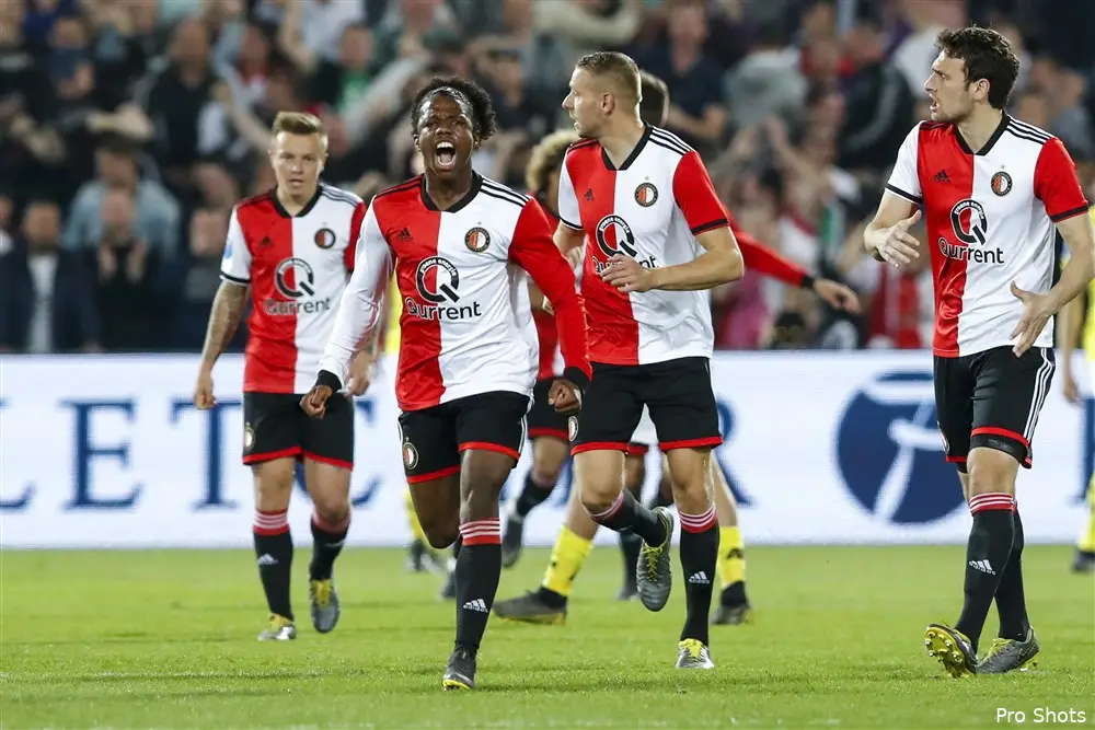 Feyenoord steviger op plek drie na zege op AZ