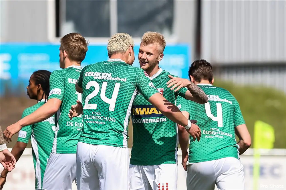 'Assistent-trainer Jones van Feyenoord naar FC Dordrecht'