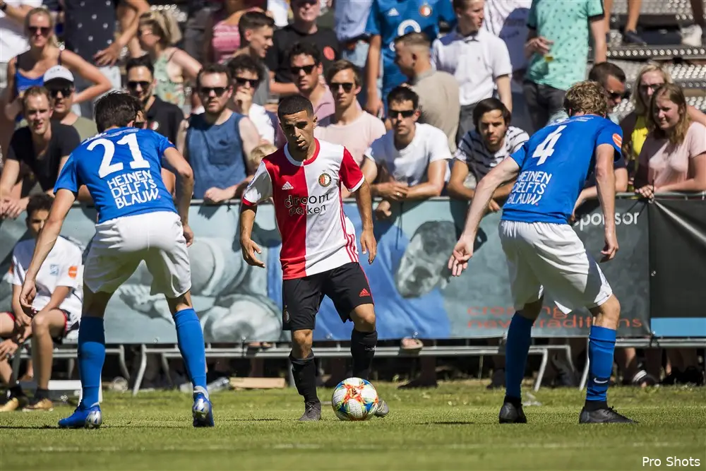 Azarkan: ''Ik word vaak geraakt omdat ik er net tussen kom''