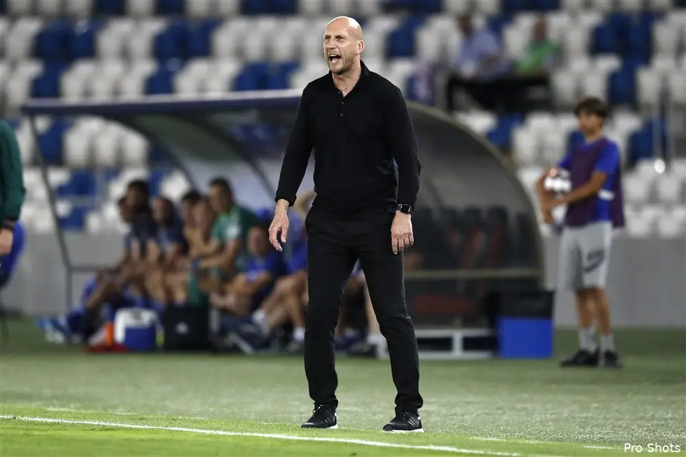 Feyenoord met vier verdedigers; Haps niet in basiself