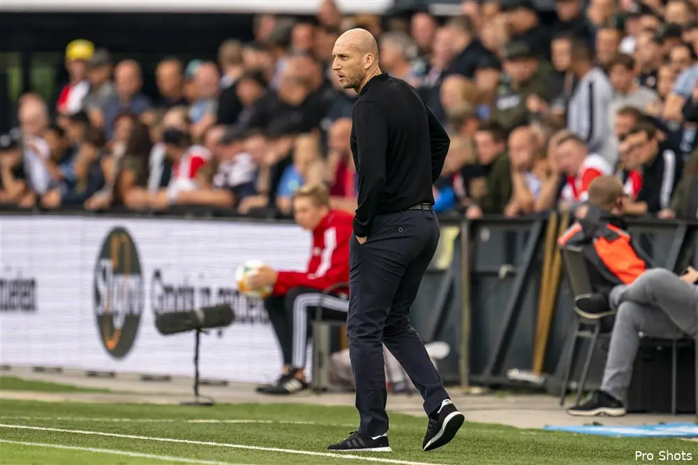 Stam looft basisdebutant Ié: ''Voetbalt vol zelfvertrouwen''
