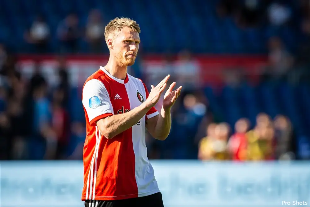 Kunstgras laat Jørgensen thuis; liesklachten voor Karsdorp
