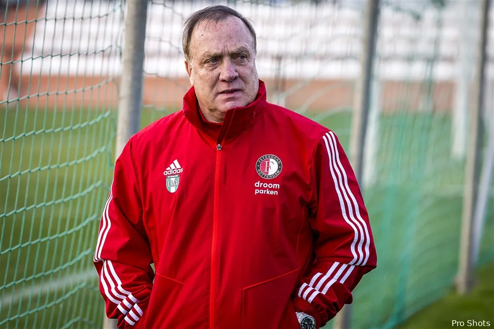 Advocaat: ''Een zesde middenvelder is dan wel een vereiste''