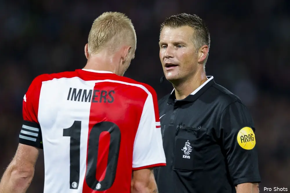 Liesveld fluit AZ - Feyenoord