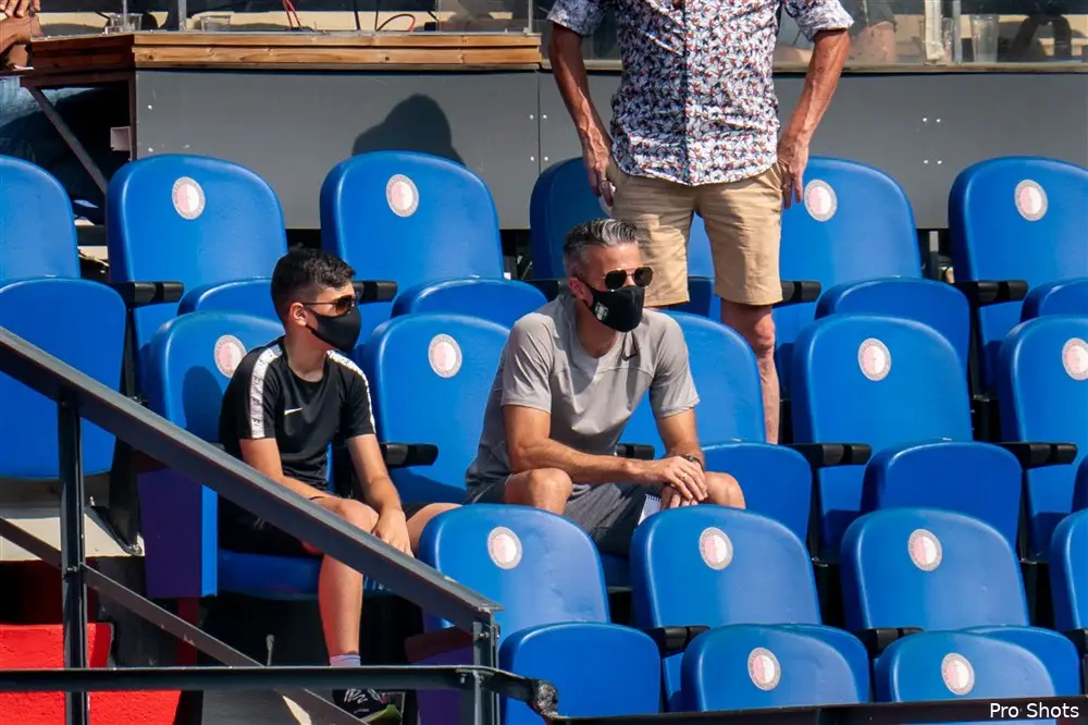 Van Persie: ''Minder streng zijn in de beoordeling van spelers''