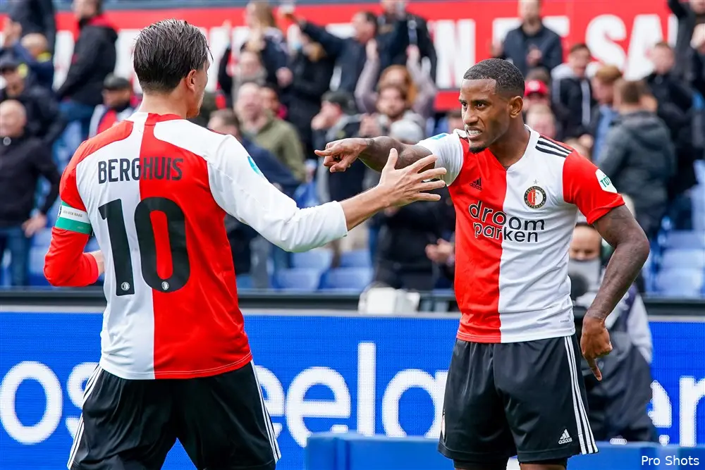 Vermoedelijke opstelling: Narsingh, Malacia, Haps en Bijlow