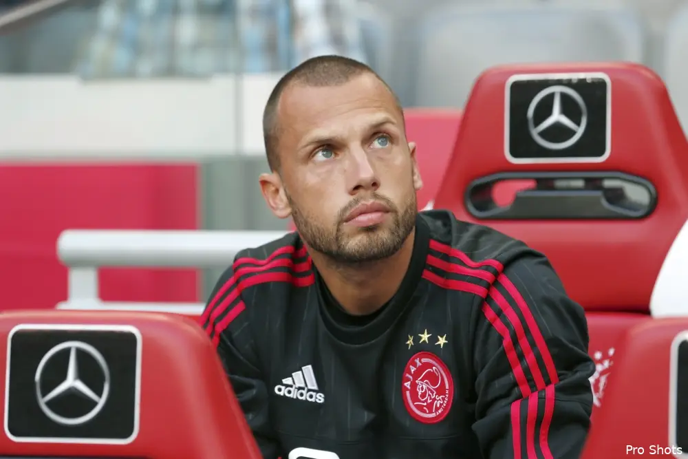 Bankzitter Heitinga wakkert klassieker aan: ''Kom maar op''