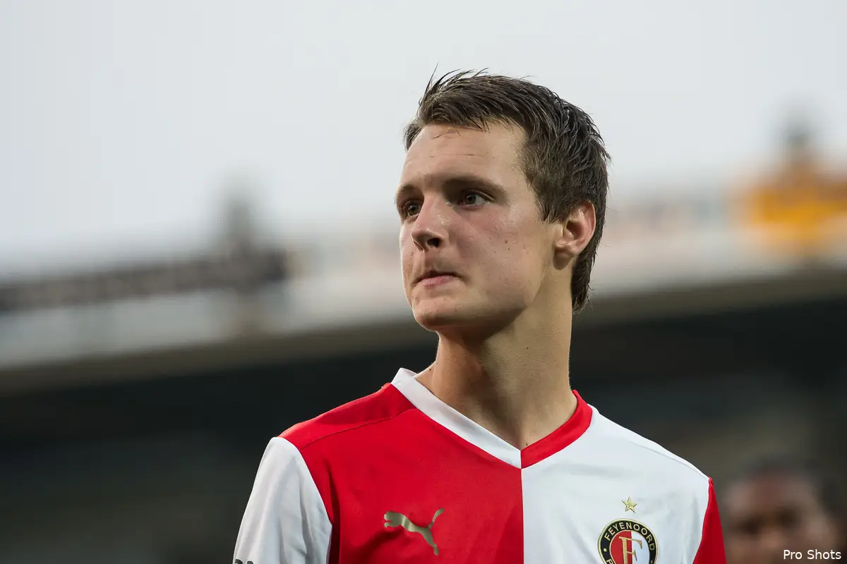 A1-speler Jeff Hardeveld vanavond op de bank