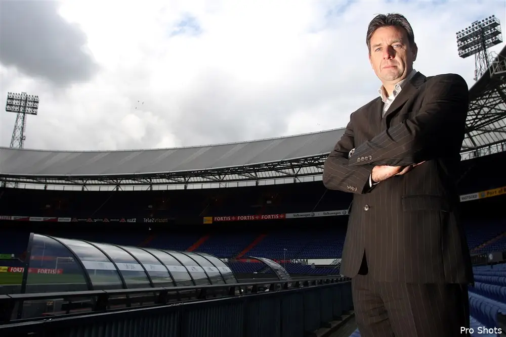 'Stadiondirecteur Van Merwijk staat voor vertrek bij Feyenoord'