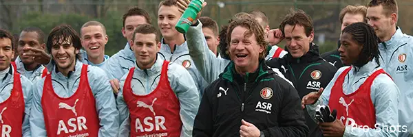 Feyenoord neemt boodschap op voor militairen (fotoverslag)