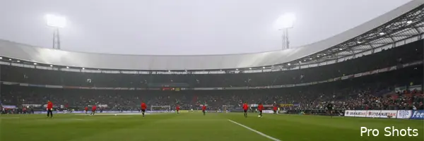 De Kuip moet het veld van PSV voor zich dulden
