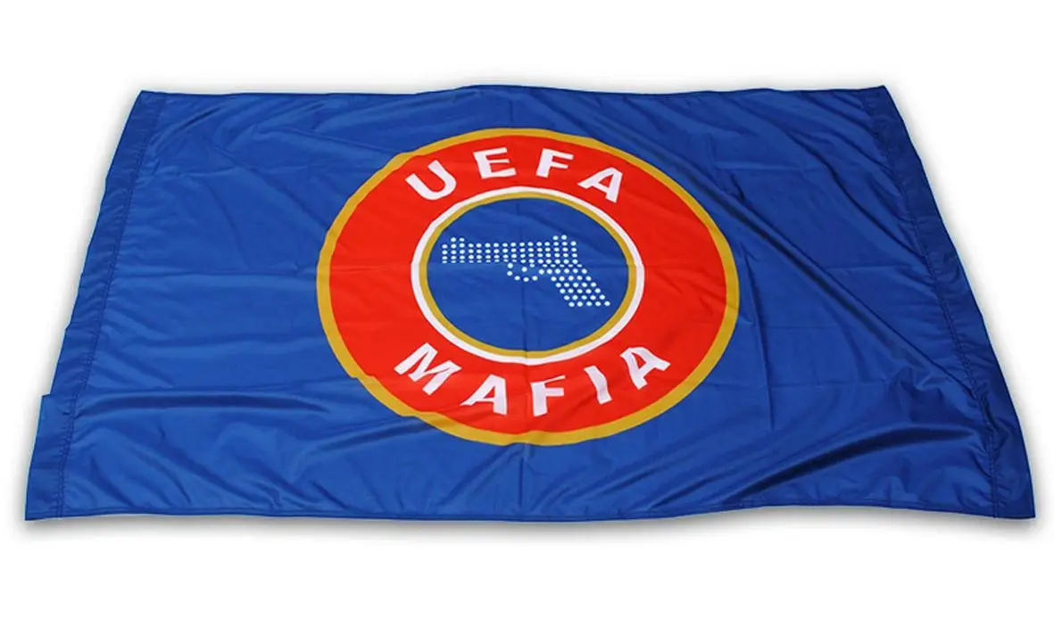 'UEFA MAFIA' vlaggen wereldnieuws: 'Een ludieke actie'