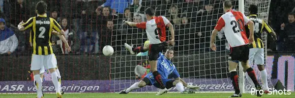 Feyenoord klaart klus tegen Vitesse