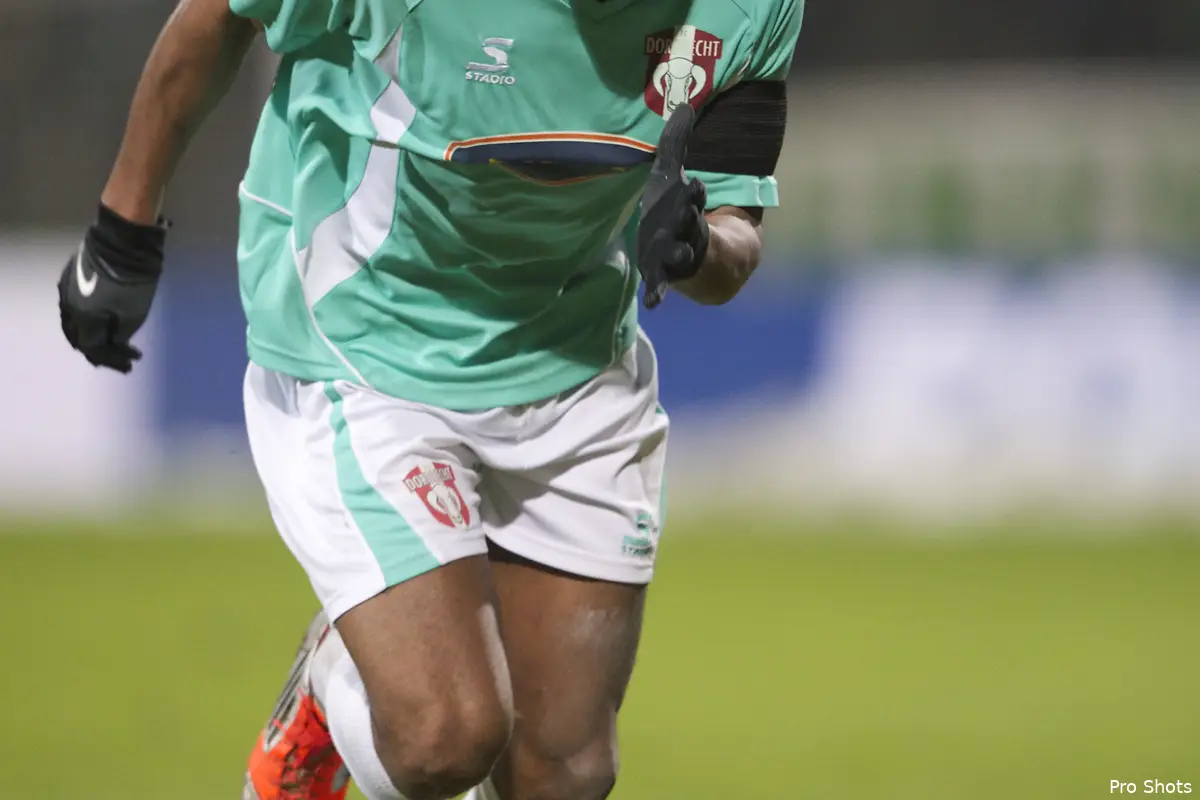 \'Feyenoord wil neefje Cabral; FC Twente meest concreet\'
