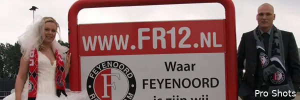 Pas getrouwd stel laat fotoreportage maken voor De Kuip
