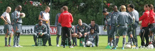Select gezelschap in actie tijdens groepstraining