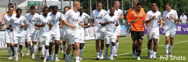 Spelers tonen uittenue aan supporters