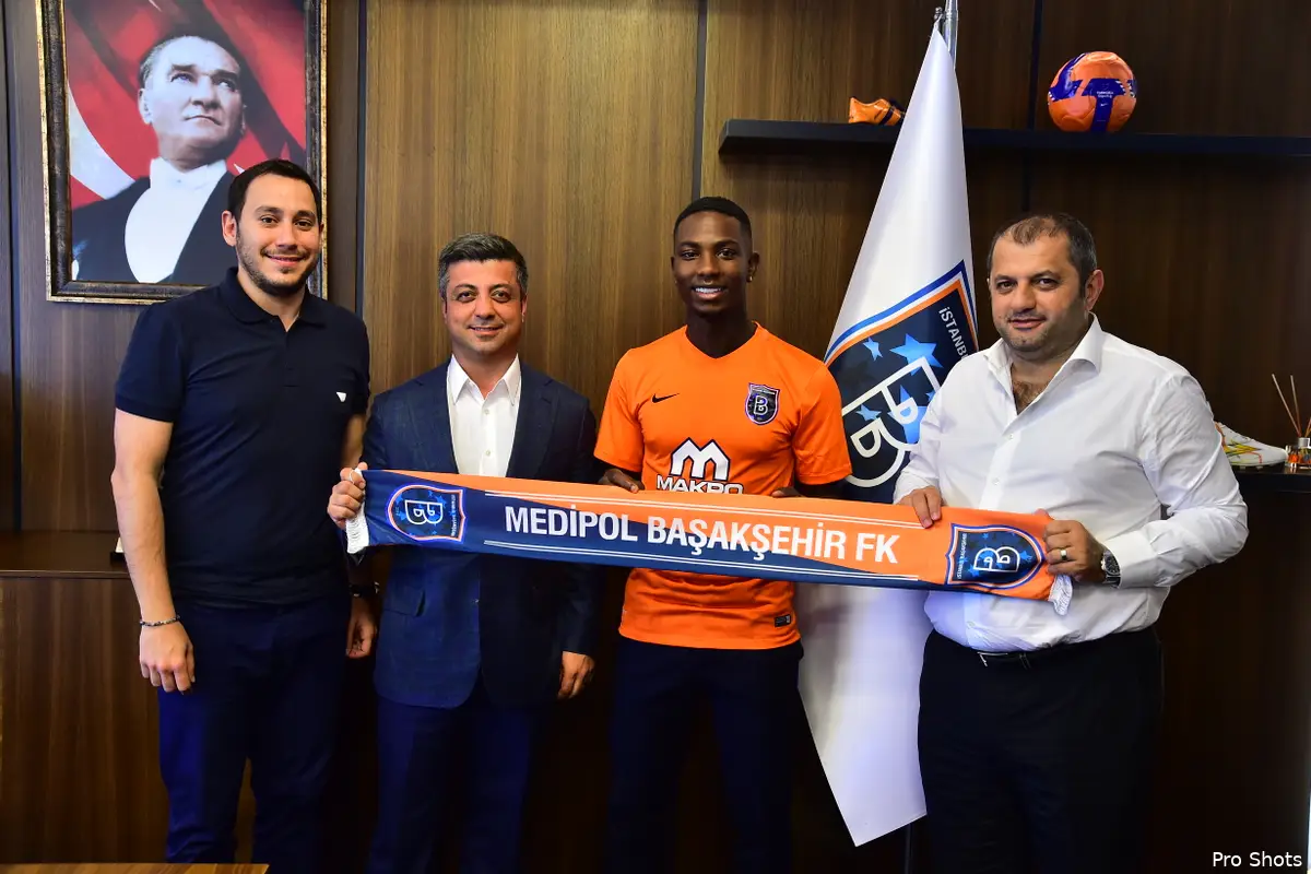 Definitief: Eljero Elia naar Basaksehir