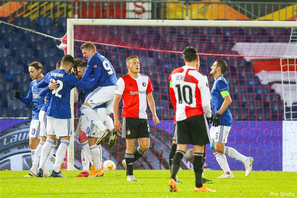 Machteloos Feyenoord onderuit tegen Dinamo Zagreb