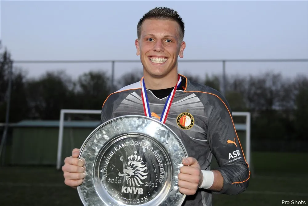 ''Ik ben terug op het oude nest als keeperstrainer''