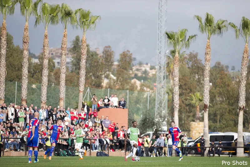 Feyenoord met 29 spelers op trainingskamp