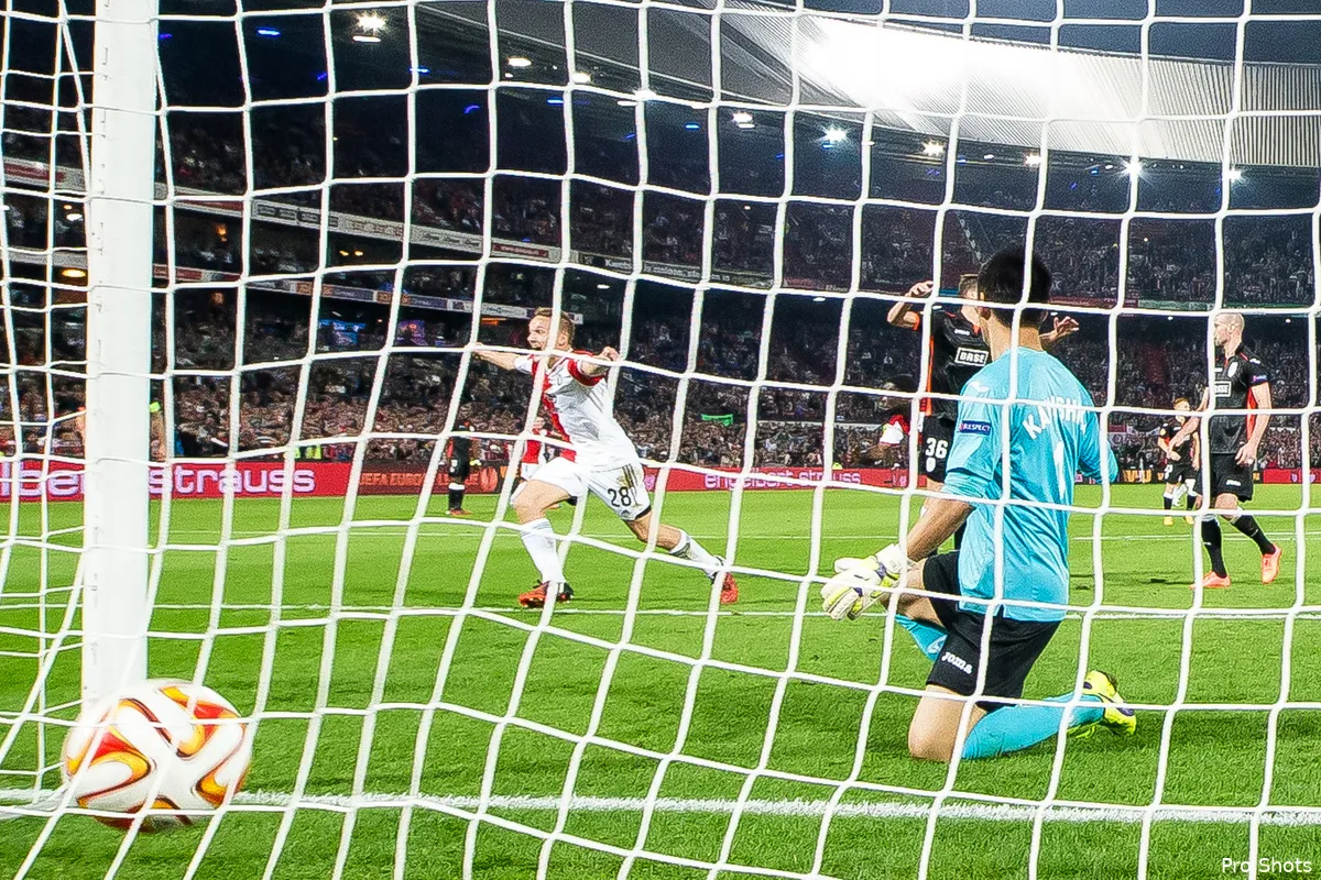 Standard slechte verliezer: 'Twee illegale goals'