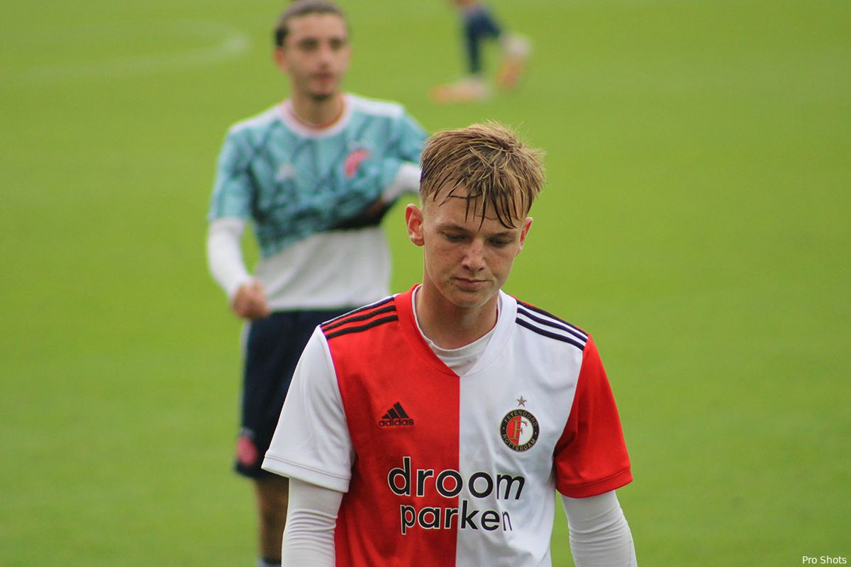 Feyenoord O/18 verliest ruim van Ajax O/18 (samenvatting)