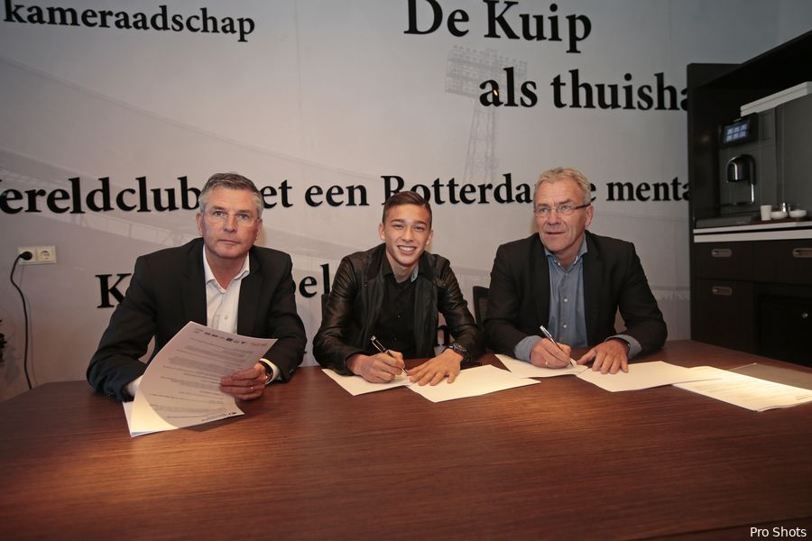 Jordy Wehrmann tekent eerste contract bij Feyenoord