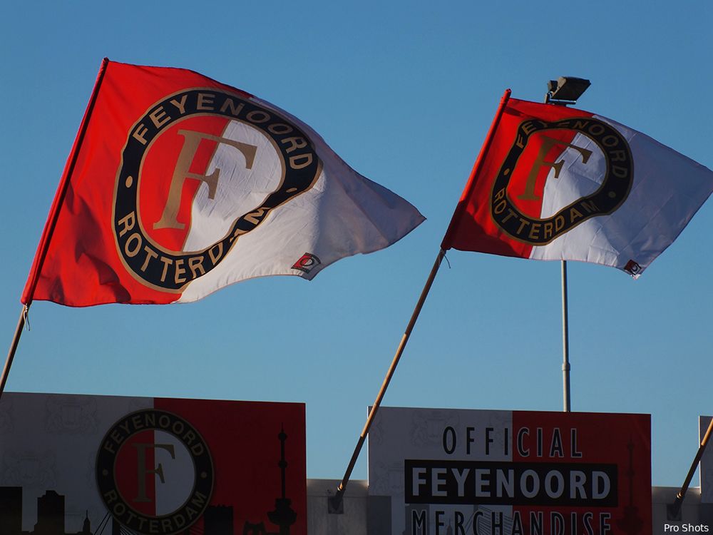Arrestant zingt Feyenoord-liedjes in politiebus na diefstal vlag