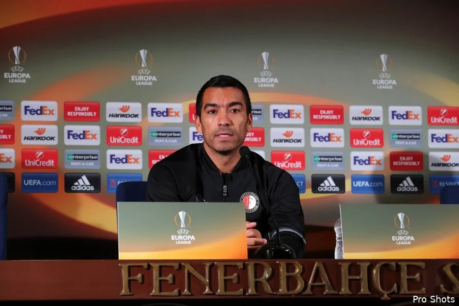 Van Bronckhorst: ''We gooien niet alles open''