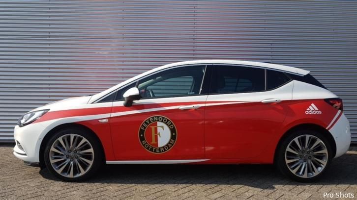 Garagehouder zet Feyenoord-auto in de verkoop
