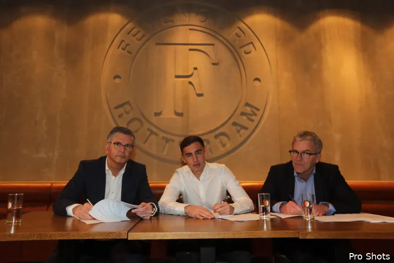 Eerste profcontract voor Orkun Kökcü