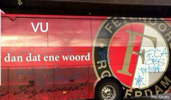 Spelersbus Feyenoord beklad