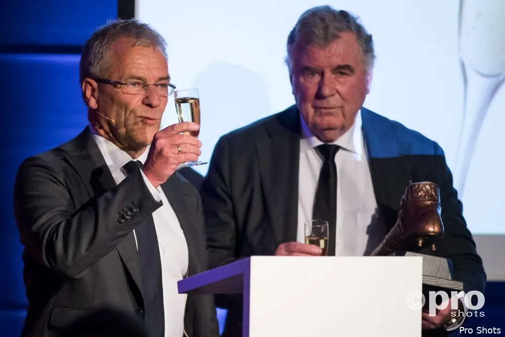 Jan Mastenbroek ontvangt Willem van Hanegem Trofee