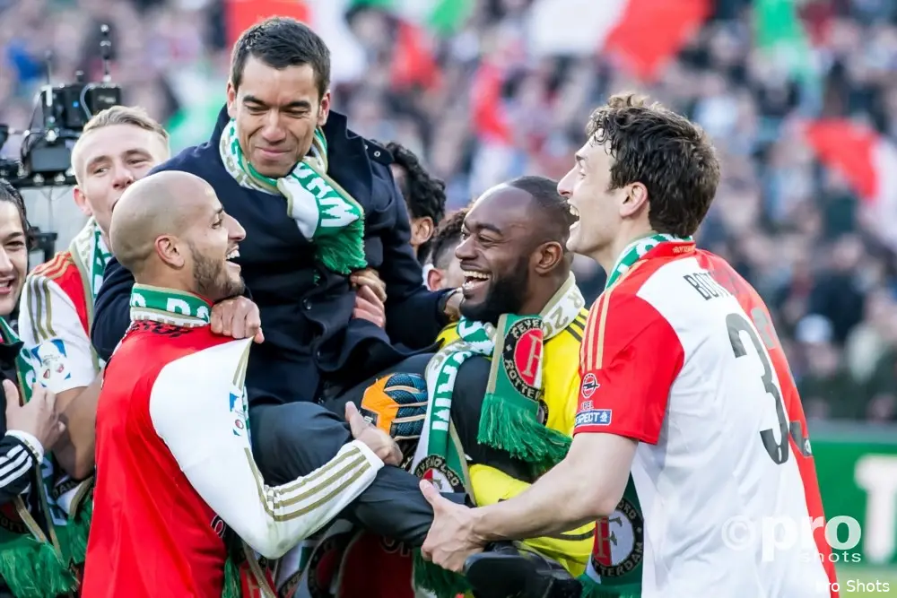 Van Bronckhorst: ''Ik zat dicht tegen grens van ontslag''