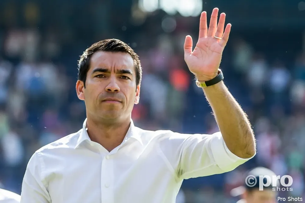 Van Bronckhorst ziet leerpunt in verstoord groepsproces