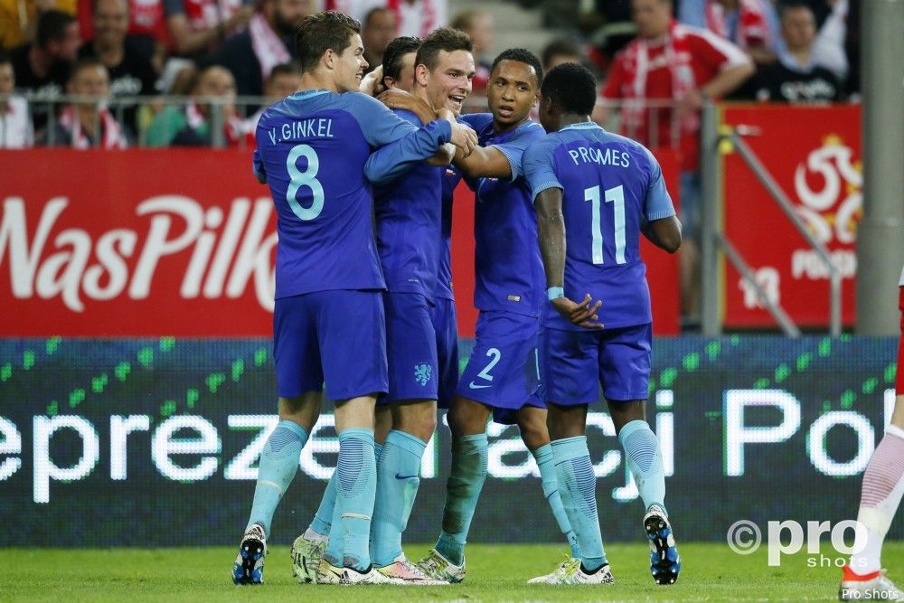 Nederlands elftal wint van EK-ploeg Polen