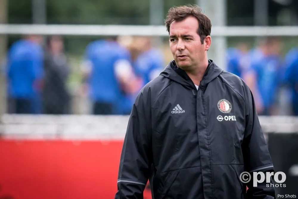 Feyenoord verlengt contract keeperstrainer Benlahsen